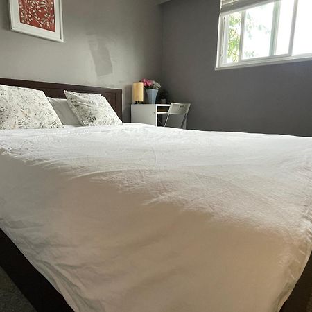 Private Room With Queen Bed In Richmond 202 Εξωτερικό φωτογραφία