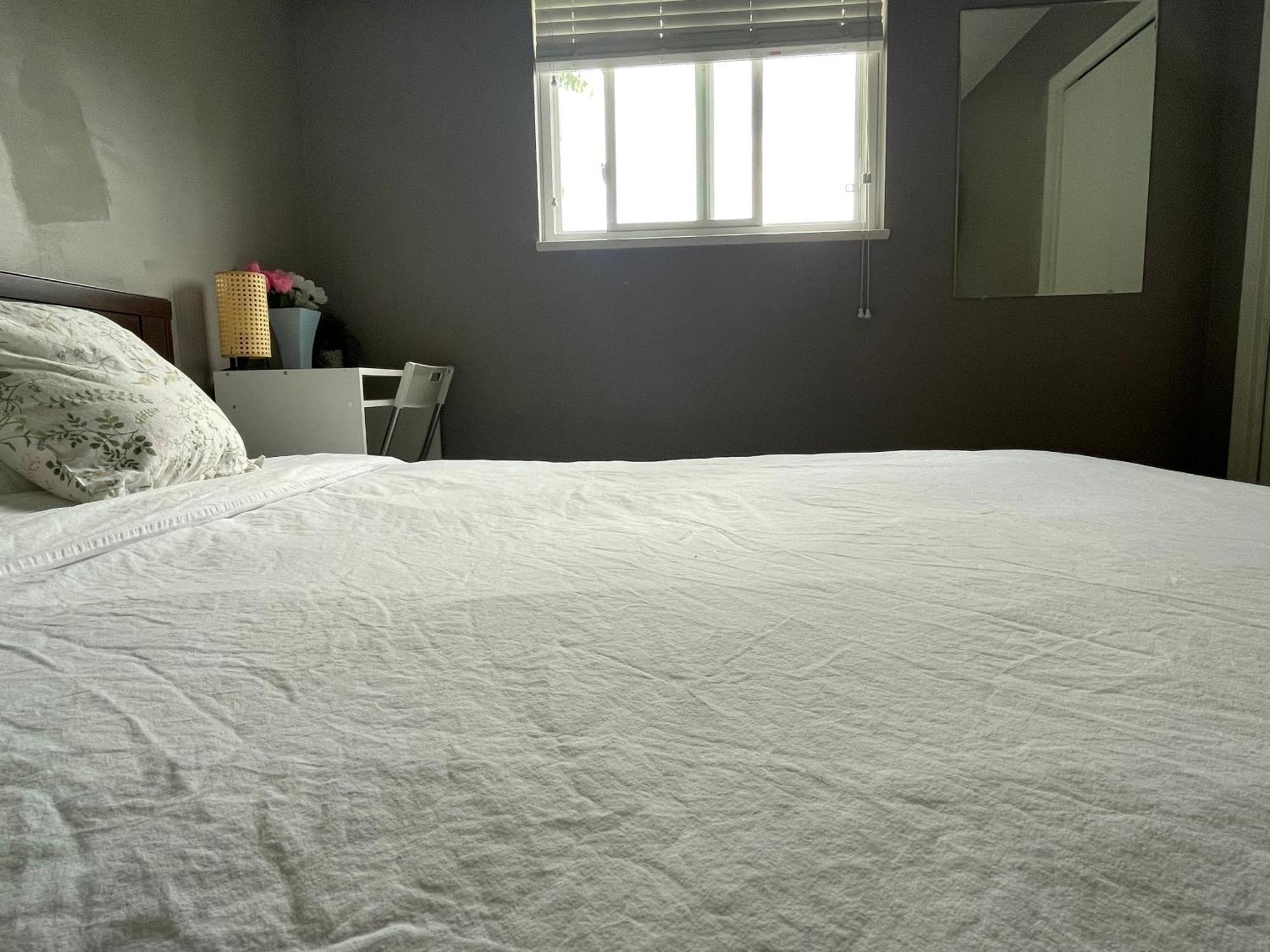 Private Room With Queen Bed In Richmond 202 Εξωτερικό φωτογραφία