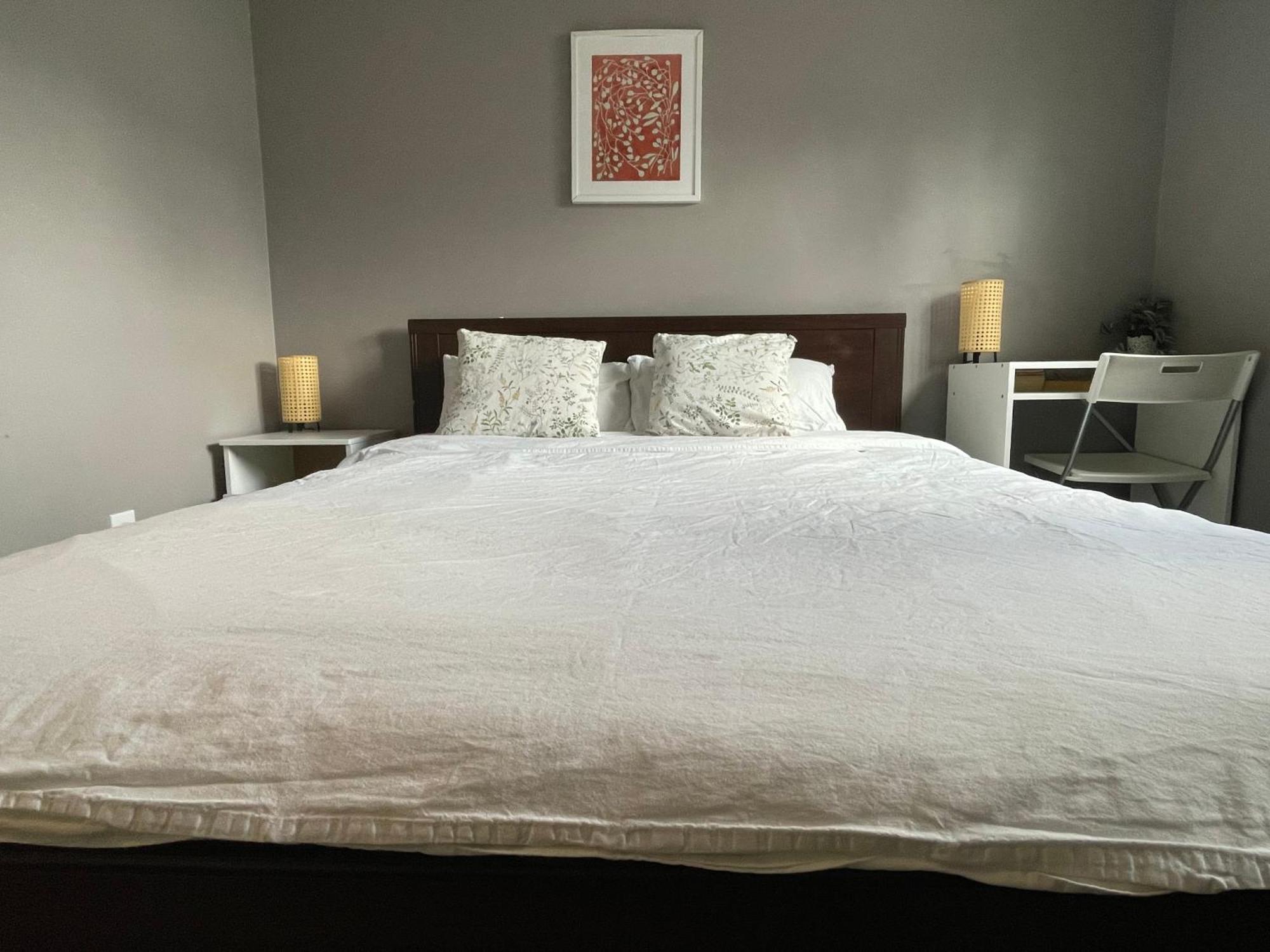 Private Room With Queen Bed In Richmond 202 Εξωτερικό φωτογραφία